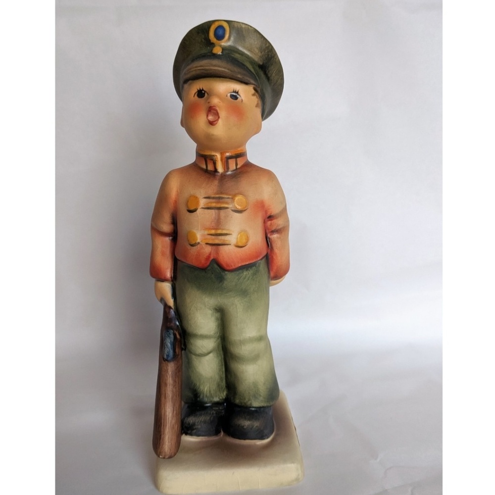 SOLDIER BOY Figurine Hummel Goebel